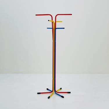 Lebber mid century - Memphis Milano standing coat rack Ikea, by Tord Björklund model Plagg, basic colours. 1980s 