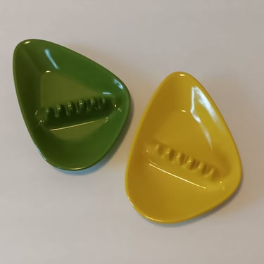Atomic Amoeba Ashtrays by Anholt Set of 2 in Yellow and Green 