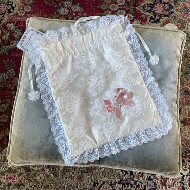 Heavenly vintage ‘80s cream lace bridal keepsake bag | vintage wedding, Lolita, bridal shower gift, coquette aesthetic, angelcore 