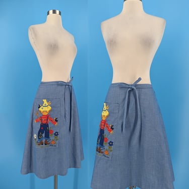 Vintage 70s Small Chambray Wrap Skirt with Scarecrow Embroidered Patch Pocket - Seventies Small Wrap Skirt 