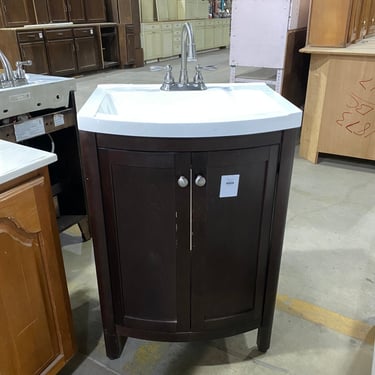 Single Freestanding Bathroom Vanity