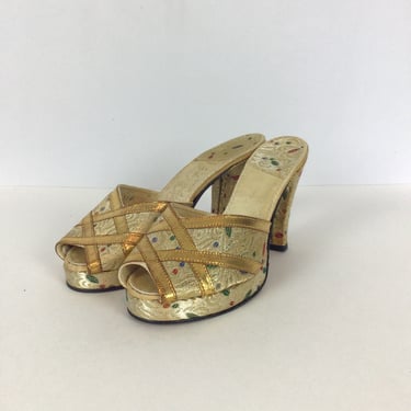 Vintage NOS 40s shoes | Vintage brocade platform peep toe high heels | 1940s deadstock Night Cafe slip on sandals 