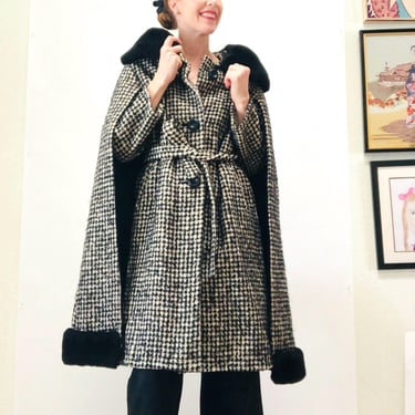 Incredible Vintage Wool Jacket Cape Black White Plaid Wool Cape Poncho Jacket Coat // Vintage Black Plaid Cape Wool Jacket Cape Faux Fur 