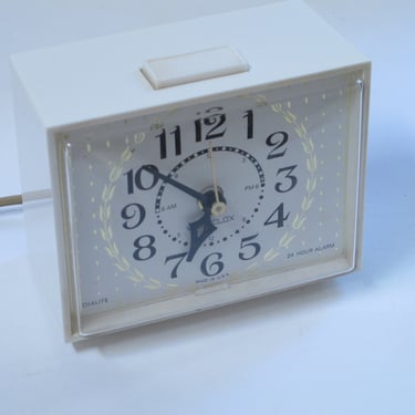 Vintage Westclox Electric clock w/Dialite Mid Century Alarm Clock Desktop Clock White Gold Working 70s table top clock  Vintage Electronics 