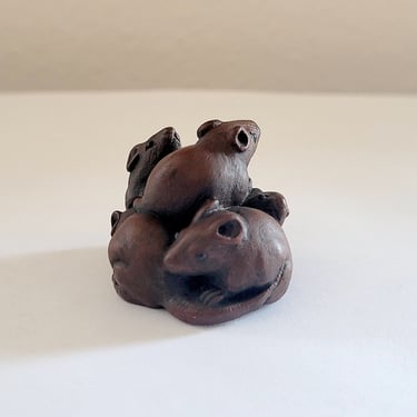 Vintage Japanese Netsuke of 5 Playing Mice 