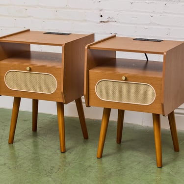 Ari Pair of Nightstands
