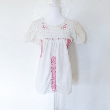 70s White Cotton and Pink Embroidered Floral Yoked Blouse With Lace Inserts | Medium/Large 