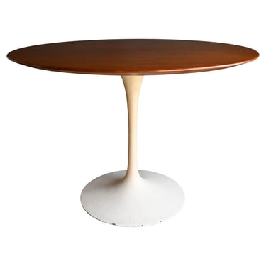 Eero Saarinen for Knoll Early Walnut Dining Table 42″, ca. 1960