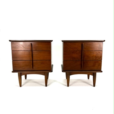 Pair of United Three-Drawer Walnut End Tables Nightstands