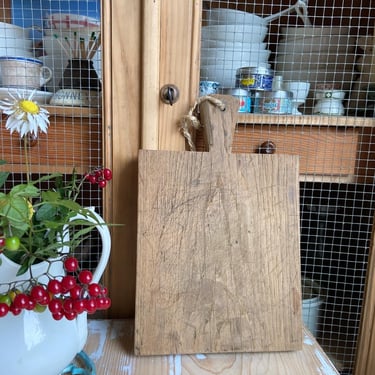 Beautiful rustic old French thick chopping board, bread board 