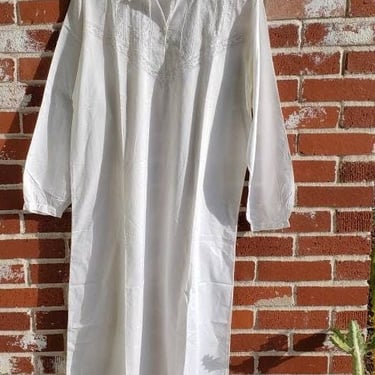 Vintage 70s ConfeZioni Primavera White Cotton Gown/Nightshirt sz L/XL 