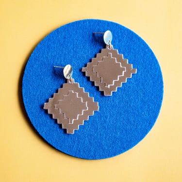Ravioli Earrings in Shiny Gold Lamé Leather 