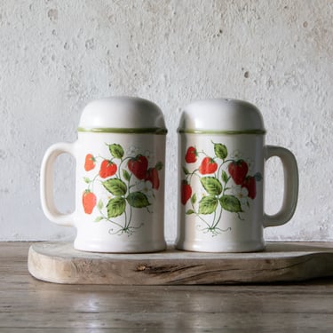 Vintage Strawberry Salt and Pepper Shakers with Handle, Farmhouse Kitchen Decor 