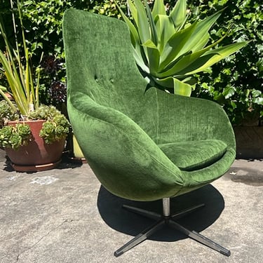 Mid Century Danish Swivel Lounge Chair
