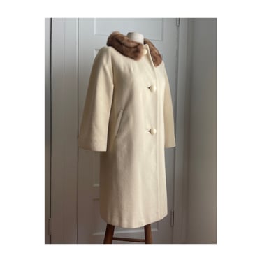 1950s Fine Wool Coat in Creamy White with Brown Fur Collar- size small- union made 