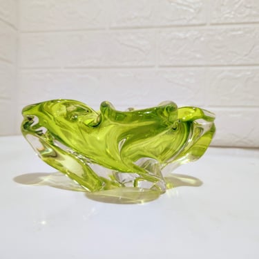 Vintage Glass Ashtray / Green Glass Bowl / Green Ceramic Ashtray / Home Decor/ Mid Century Decor/ Kitchen Decor / Modern Ashtray / 80s 