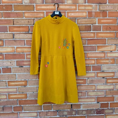 vintage 60s/70s yellow knit embroidered a line dress / m medium 