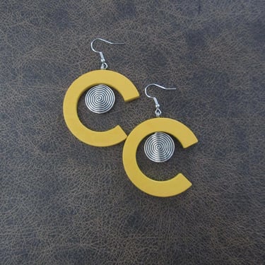Yellow wooden and silver geometric earrings 