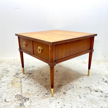 Vintage 60s Mid Century Modern American of Martinsville Walnut Bookmatched End Table 