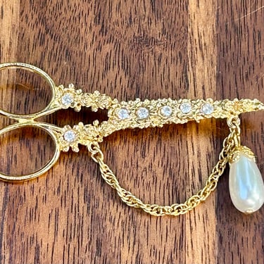 Vintage Scissor Brooch  Fashion Jewelry Retro Fashion Rhinestones Faux Pearl Hair Stylist 