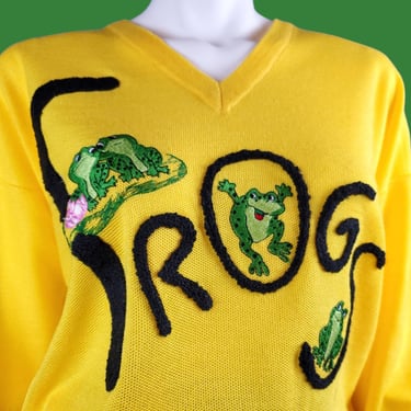 Vintage FROGS sweater! Playful yellow pullover applique embroidery V neck 60s 70s novelty cute animal. (M) 