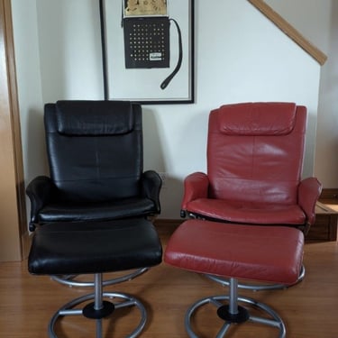 Pair of Vintage Ekornes Stressless Style Black & Red Leather Lounge Chair Recliners by IKEA