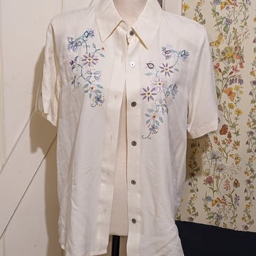 Vintage Cream Flower Embroidered Button Up Shirt 