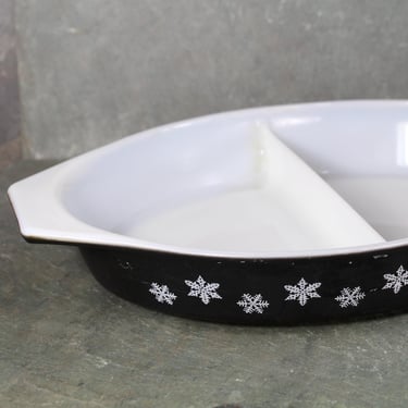 RARE! Pyrex Charcoal with White Snowflake Pattern | 1 1/2 Quart Divided Dish | 1950s Pyrex | Bixley Shop 