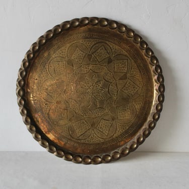 Asian Mughal Rajasthani Style Round Brass Tray with Crest Edges 
