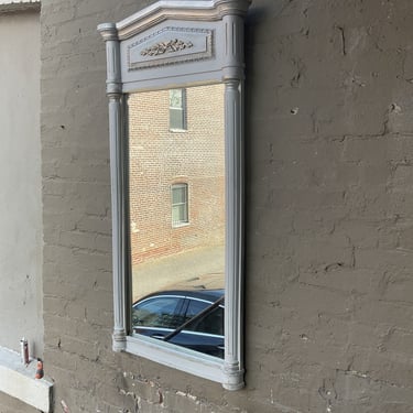 White Painted Federal Style Mirror