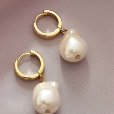 Fresh Water Pearl Drop Gold Drop Earrings