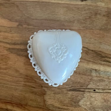 vintage antique 1920s white heart celluloid ring box 