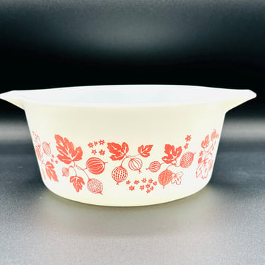 Pyrex 1.5 Qt Quart Round Casserole Gooseberry Leaves and Berry Flowers White and Pink 474 B 1960's by LeChalet