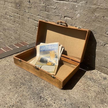 Antique Suitcase & Early 20th Century Magazines