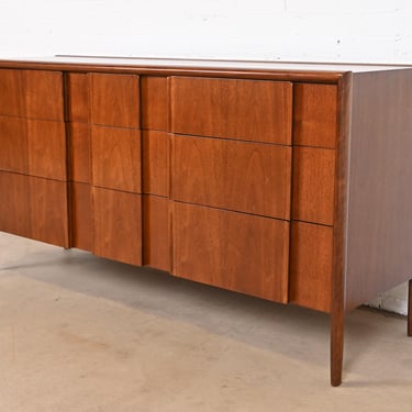 1960s Barney Flagg for Drexel Parallel Mid-Century Modern Sculpted Walnut Dresser, Newly Refinished