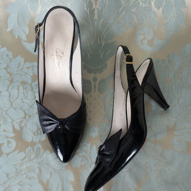 Vintage 80s Oleg Cassini Black Patent Leather Pointy Toe Slingback Heels with Leather Bows 