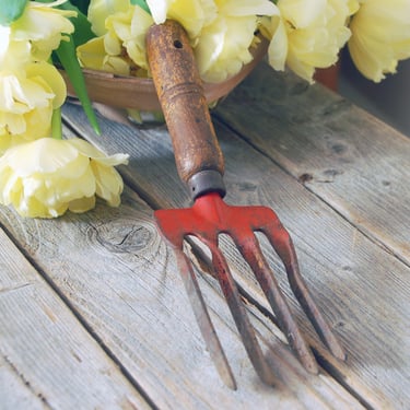 Vintage  garden hand fork / hand rake / vintage gardening tool / 4 tined rake / wood & metal cultivator / mid century rustic garden decor / 