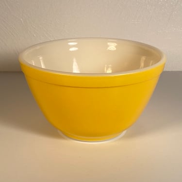 Pyrex Bright Yellow #401 Mixing Bowl 