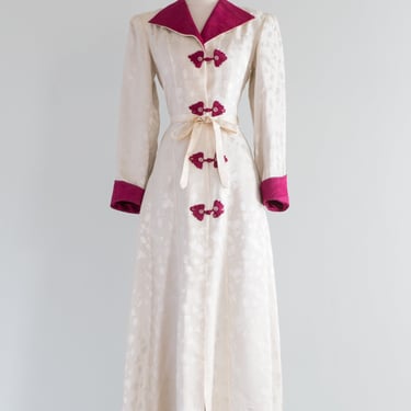 Elegant 1940's Ivory Silk Lounge Robe With Crimson Interior / Medium