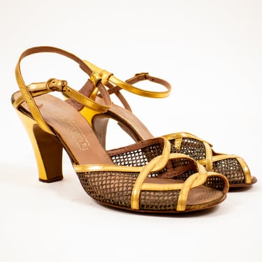 1940's / 1950's 'the robert simpson co. ltd.' heels size 7.5