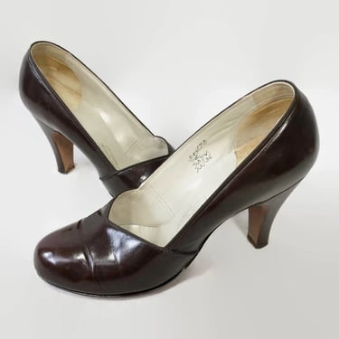 VINTAGE 1940s Rich Brown Leather Babydoll Pumps | 40s High Heel Round Toe Betty Shoes | Pin-Up Rockabilly Swing | 7 Pandora Footwear 