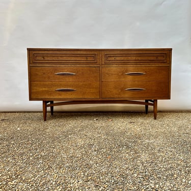 Mid Century double six drawer dresser Broyhill Sculptra with mirror 