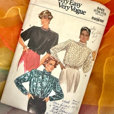 Very Easy Vogue Sewing Pattern, High Collar Top, Draped Blouse, 3 Styles, Complete with Instructions, Copyright 1985, Vogue 9445 