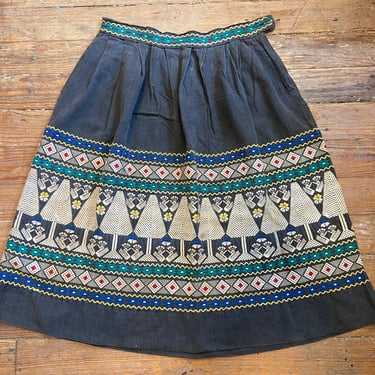Vintage 50s Mexican embroidered skirt by TimeBa