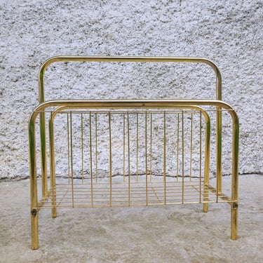 Vintage Magazine Stand / Mid Century News Paper Stand / Vintage Storage Rack / Golden Metal Stand / Home Decor / Retro Magazine Holder / 80s 