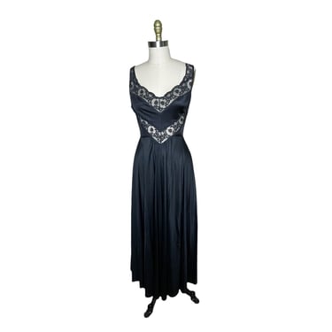 Vintage JC Penney Black Lace Nylon Nightgown, Peignoir Size medium 