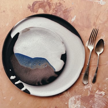 O'Keeffe and Black cloud Dinner Gifting Set