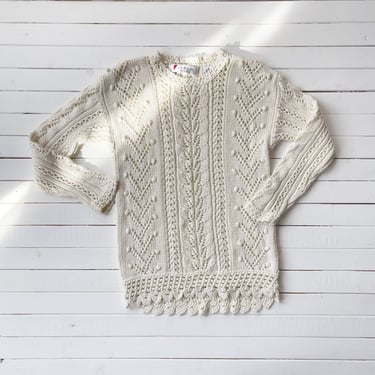 cute cottagecore sweater 90s vintage Chaus pompom crochet hand knit embroidered heavy white cotton chunky sweater 