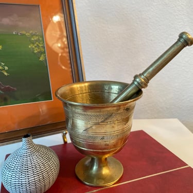 Vintage Brass Mortar And Pestle Apothecary Tool Spice Mulling Culinary Decor | Brass Kitchen Decor | MCM Metal Kitchen Decor Ribbed Design 