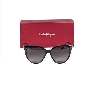 Ferragamo - Black Oversized Sunglasses